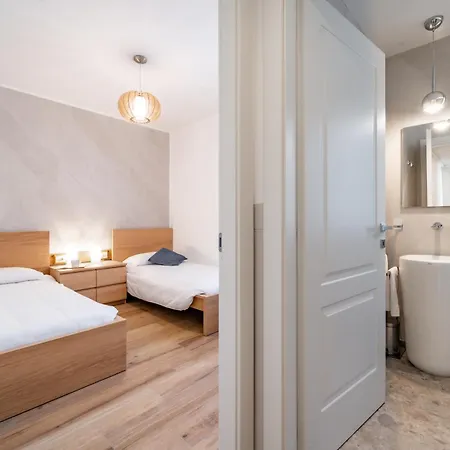 Sunrise - Luxury With Pool & Large Private Garden, Few Steps From The Beach, Ideal For Families And People With Mobility Issues Willa Dervio