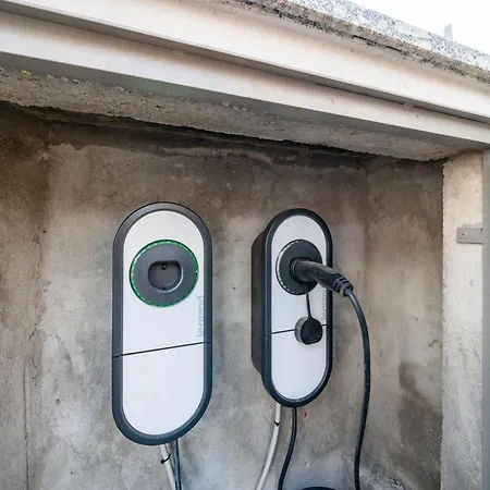 Sunrise - Luxury With Pool & Large Private Garden, Few Steps From The Beach, Ideal For Families And People With Mobility Issues * Dervio